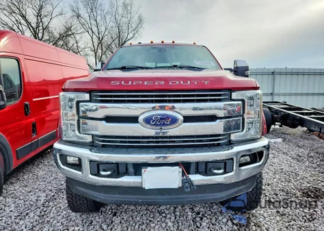 2017 Ford F350 Super Duty из США, поврежденный, VIN 1FT8W3BT9HEB64159